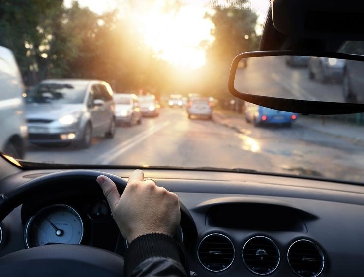 Ajaminen kaupunki ympäristössä